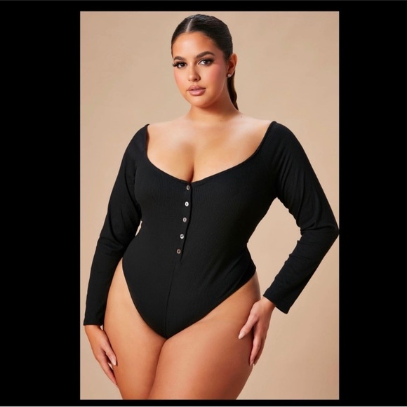 Forever 21 Tops - Forever21 ribbed knit V neckline bodysuit